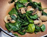 Foto del paso 1 de la receta: Espinacas con garbanzos sabores de mi cocina