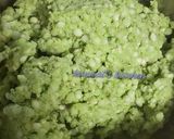 A picture of step 2 of Hariyali sabudana thalipeeth.