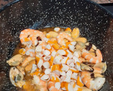 Foto del paso 3 de la receta: Espaguetis frutti di mare