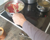 Foto del paso 3 de la receta: Merluza con salsa de pimientos de piquillo