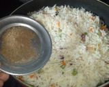 ஈஸி அண்ட் ஹெல்த்தி வெஜ் ஃப்ரைடு ரைஸ் ரெசிபி ஸ்டேப் 8 புகைப்படம்