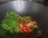 รูปขั้นตอนการทำที่ 1 ของ ปลาทอดผัดขี้เมาเอ็นไก่ (สูตรจำเป็น)