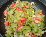 Foto del paso 6 de la receta: Judías verdes con gambones y tomate cherry