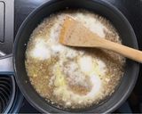 Foto del paso 3 de la receta: Bacalao y patatas con salsa de coco, setas y frutos secos