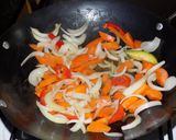 Foto del paso 5 de la receta: Salteado de cerdo al wok
