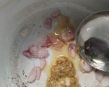 Foto langkah ke 1 dari resep Sup Ayam Bakso Sayuran Kuah Kuning.