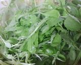 Hình bước làm 1 của món Canh cải con nấu thịt vai xay