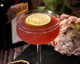 Hình bước làm 2 của món Happy Hour 10: Cosmopolitan