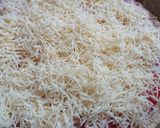 صورة لخطوة 4 من وصفة بيتزا 🍕 السجق 😋😋