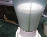 A picture of step 2 of SunMelon Shake.