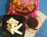 Foto langkah ke 2 dari resep Topokki Instan Merk Mujigae.