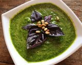 Une image de l'étape 6 de Soupe froide aux épinards frais, melon et pignons de pin.