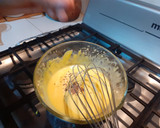 Foto del paso 6 de la receta: Camarones empanizados acompañados de una salsa holandesa