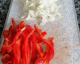 Foto del paso 1 de la receta: Seitán en salsa de cebolla y pimientos