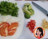 รูปขั้นตอนการทำที่ 5 ของ ยำหมูยอไส้กรอก ใส่ซอสพริก #6