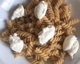 Foto del paso 4 de la receta: Macarrones con queso y fresas