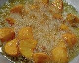A picture of step 2 of Peanut Potato Curry.