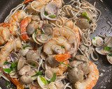 Foto del paso 3 de la receta: Pasta a la marinera con fumet