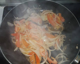 Foto del paso 3 de la receta: Pasta con cebolla y tomate