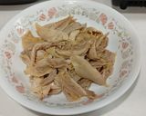Foto langkah ke 2 dari resep Udon rebus topping ayam suwir.