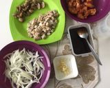 Foto langkah ke 1 dari resep Ayam & Tempe Masak Kecap.