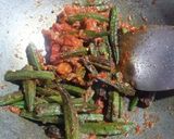 A picture of step 6 of Masala Bhindi.