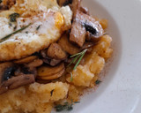 Foto del paso 7 de la receta: Patatas revolconas, champiñones salteados y huevo frito
