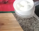 Foto del paso 2 de la receta: Canapés de huevos con lacón y salsa lacón