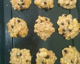 Foto langkah ke 4 dari resep Banana Oatmeal Choco chips Cookies.