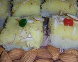 केसर इलायची कोकोनट बर्फी (kesar elaichi coconut burfi recipe in hindi) रेसिपी चरण 3 फोटो