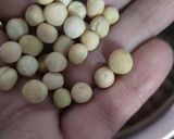 A picture of step 1 of Jain Ragda Pattice.