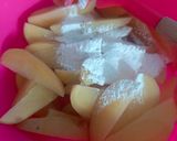 Gambar langkah 1 resipi Homemade Cheesy Wedges.