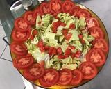 Une image de l'étape 4 de Salade castelfranco aux tomates, jambon blanc et tome de chèvre.