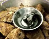 صورة لخطوة 2 من وصفة صينية فراخ مشوية بالفحم وارز بشعيرية وبطاطس مكعبات مع خيار مخلل 🤤