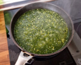 Foto del paso 3 de la receta: Risotto verde - espinacas, pollo, queso de cabra y nueces