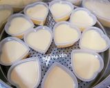 Hình bước làm 3 của món Bánh Flan Hình Trái Tim