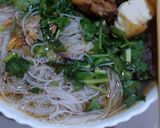 รูปขั้นตอนการทำที่ 8 ของ ก๋วยเตี๋ยวไก่พะโล้เส้นหมี่