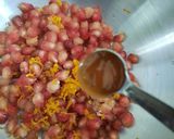 A picture of step 17 of Cheese Cake with Pomegranate compote.
