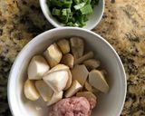 Hình bước làm 1 của món Canh khoai sọ nấu thịt băm