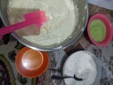 Bolu Pandan Jadul dengan Daun pandan dan daun Suji