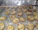 Foto langkah ke 4 dari resep Kentang Keju Oven.