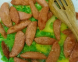 عکس مرحله 2 از دستور ساندویچ مرغ و سوسیس