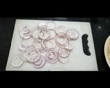 A picture of step 1 of Crunchy Onion Rings.