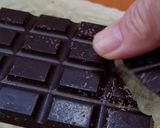 Foto del paso 9 de la receta: Chocolate 90 % cacao, sin termómetro, como lo hacían las abuelas 🍫 Templado a la vieja usanza ♥