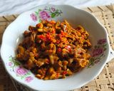 Foto langkah ke 5 dari resep Usus Ayam Sambal Bawang.