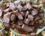Foto del paso 3 de la receta: Salteado con sobras de asado y vegetales