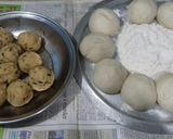 A picture of step 2 of Aalu Ka Paratha with Tamater ki chatni.