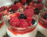 Foto del paso 6 de la receta: Vasitos de tarta de queso con frutos rojos
