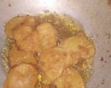 A picture of step 4 of Aloo ke pakordy.