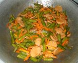 Foto langkah ke 3 dari resep Tumis Buncis Wortel.